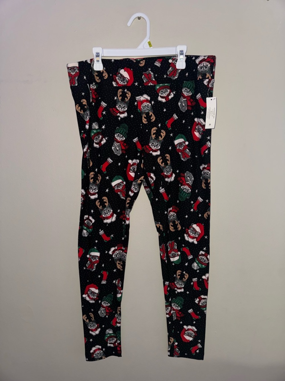 BNWT, holiday time, girls Christmas graphic leggings, size large 12/14